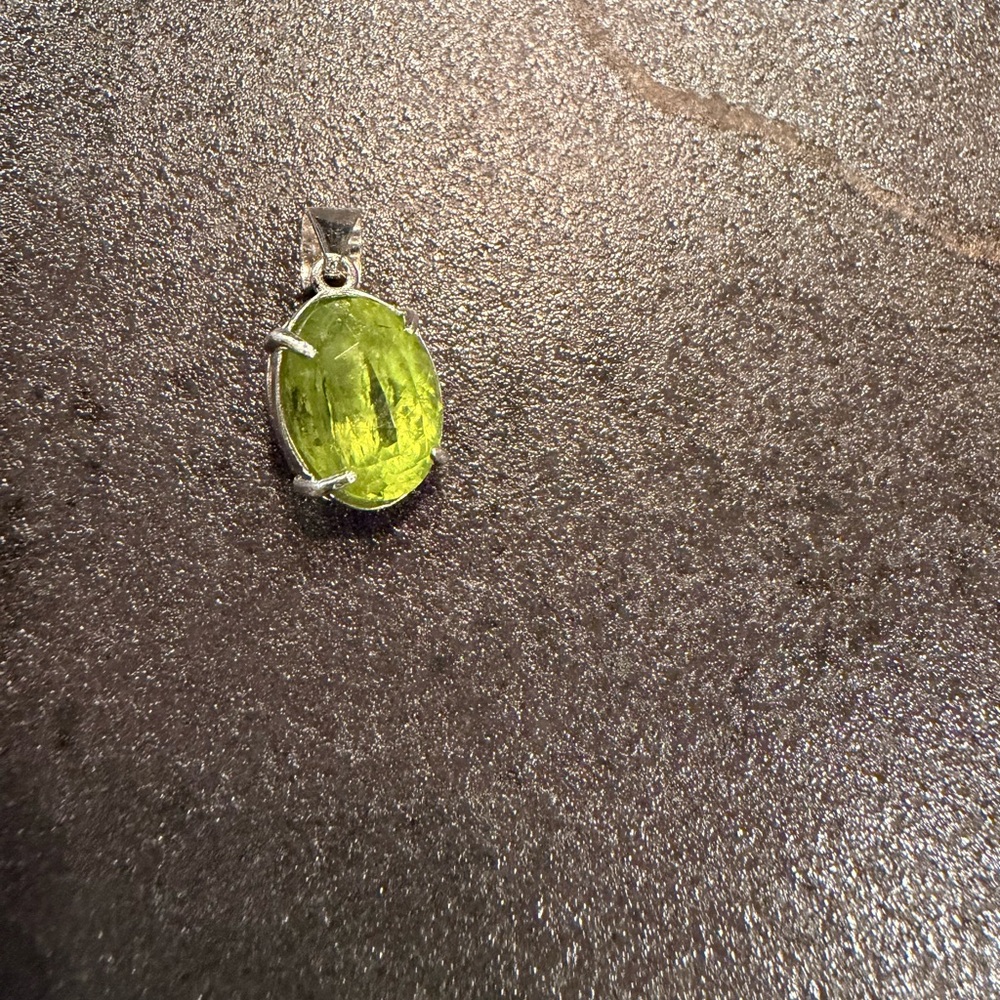 Elegant Green peridot Gemstone Pendant
